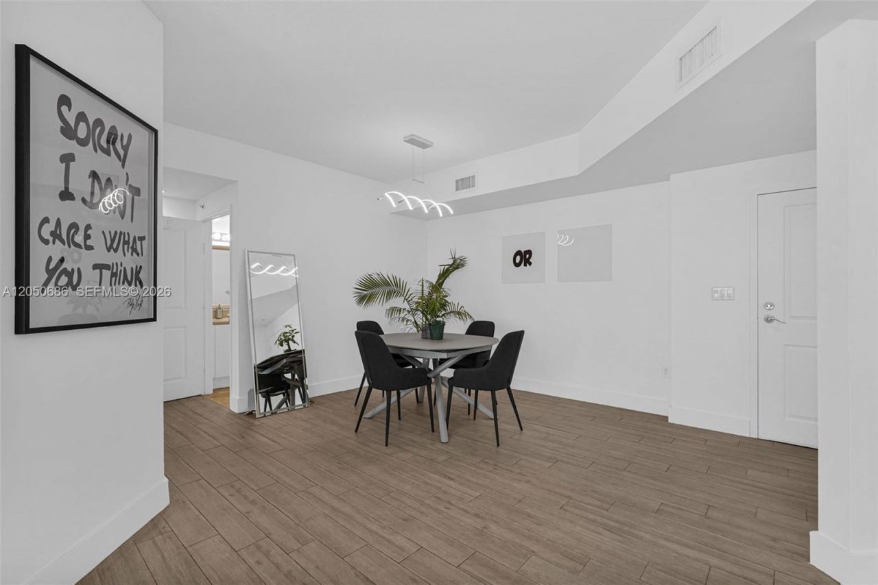 7900 Harbor Island Dr , Unit 610, North Bay Village, FL 33141 Photo