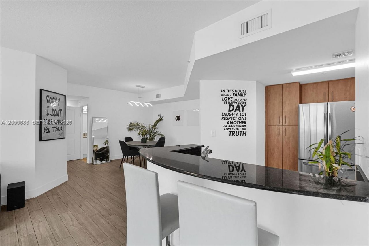 7900 Harbor Island Dr , Unit 610, North Bay Village, FL 33141 Photo