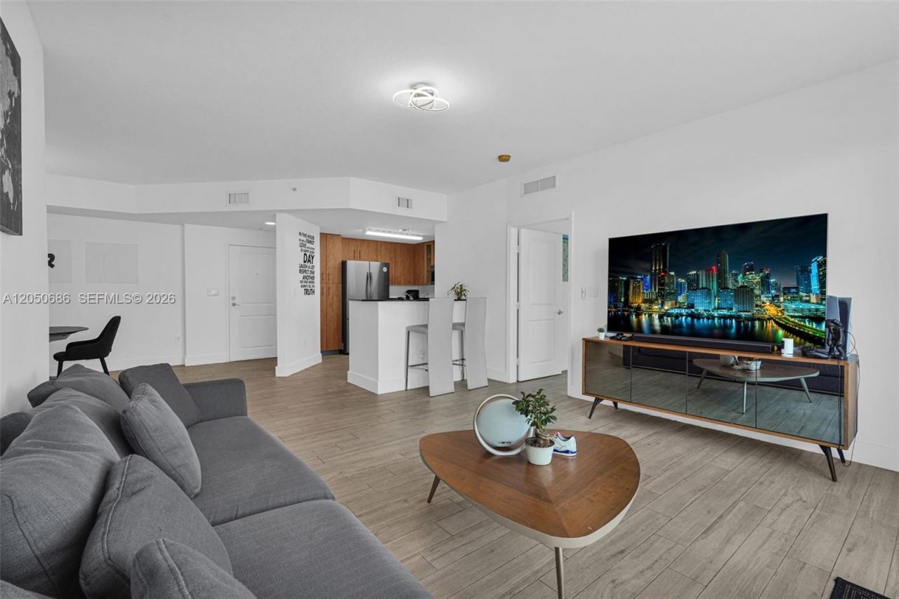 7900 Harbor Island Dr , Unit 610, North Bay Village, FL 33141 Photo