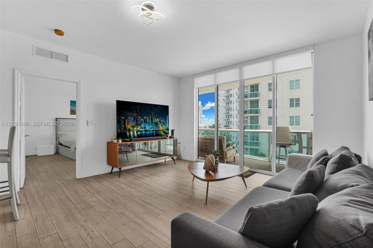 7900 Harbor Island Dr , Unit 610, North Bay Village, FL 33141 Photo