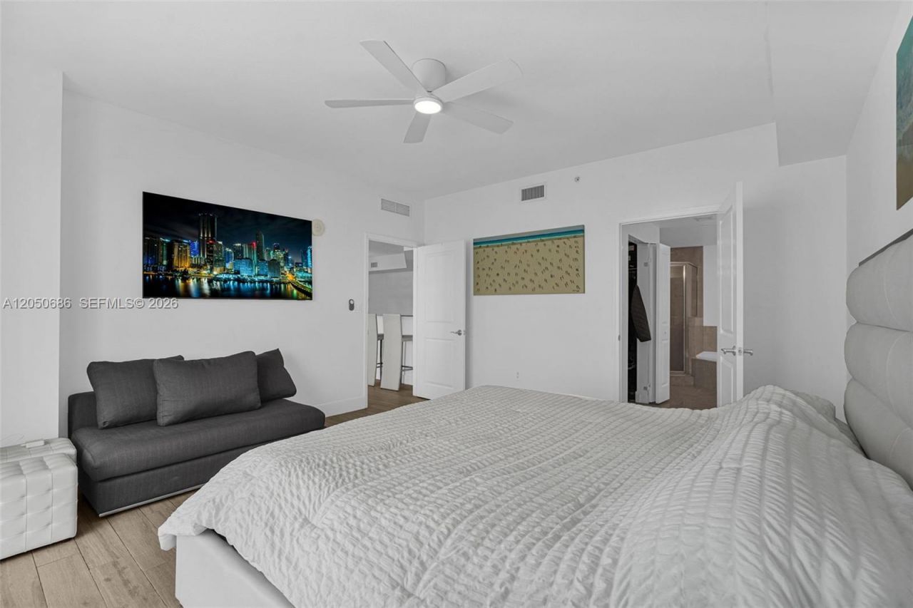 7900 Harbor Island Dr , Unit 610, North Bay Village, FL 33141 Photo