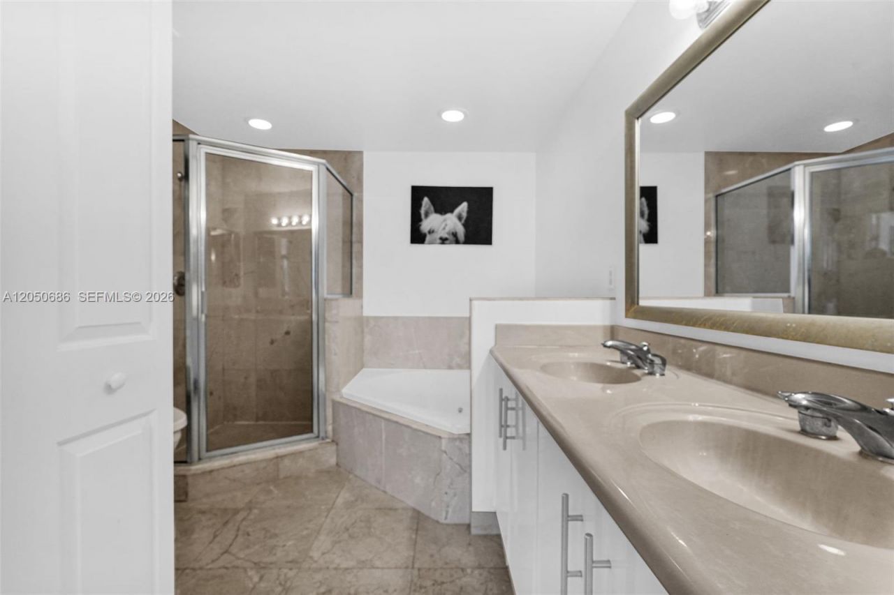 7900 Harbor Island Dr , Unit 610, North Bay Village, FL 33141 Photo