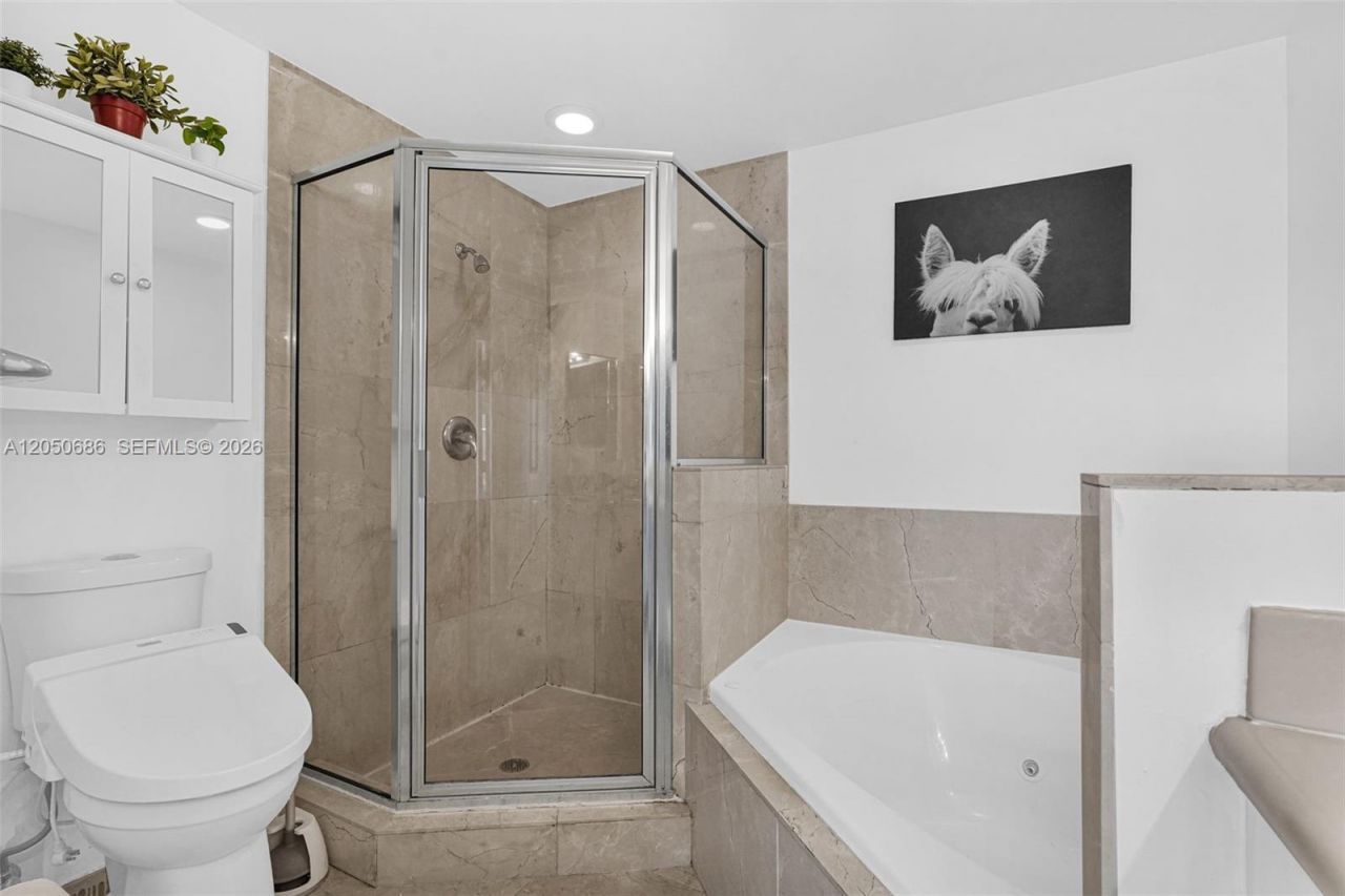 7900 Harbor Island Dr , Unit 610, North Bay Village, FL 33141 Photo