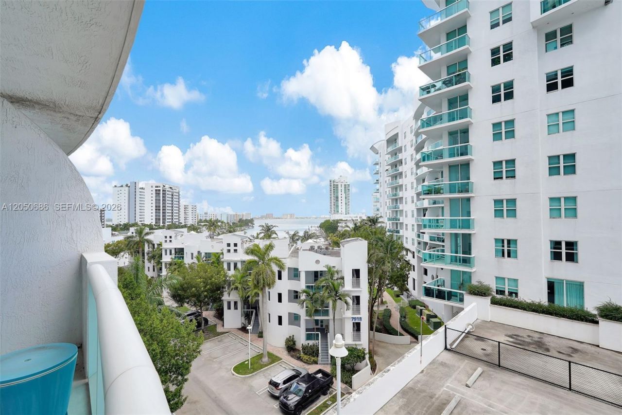 7900 Harbor Island Dr , Unit 610, North Bay Village, FL 33141 Photo