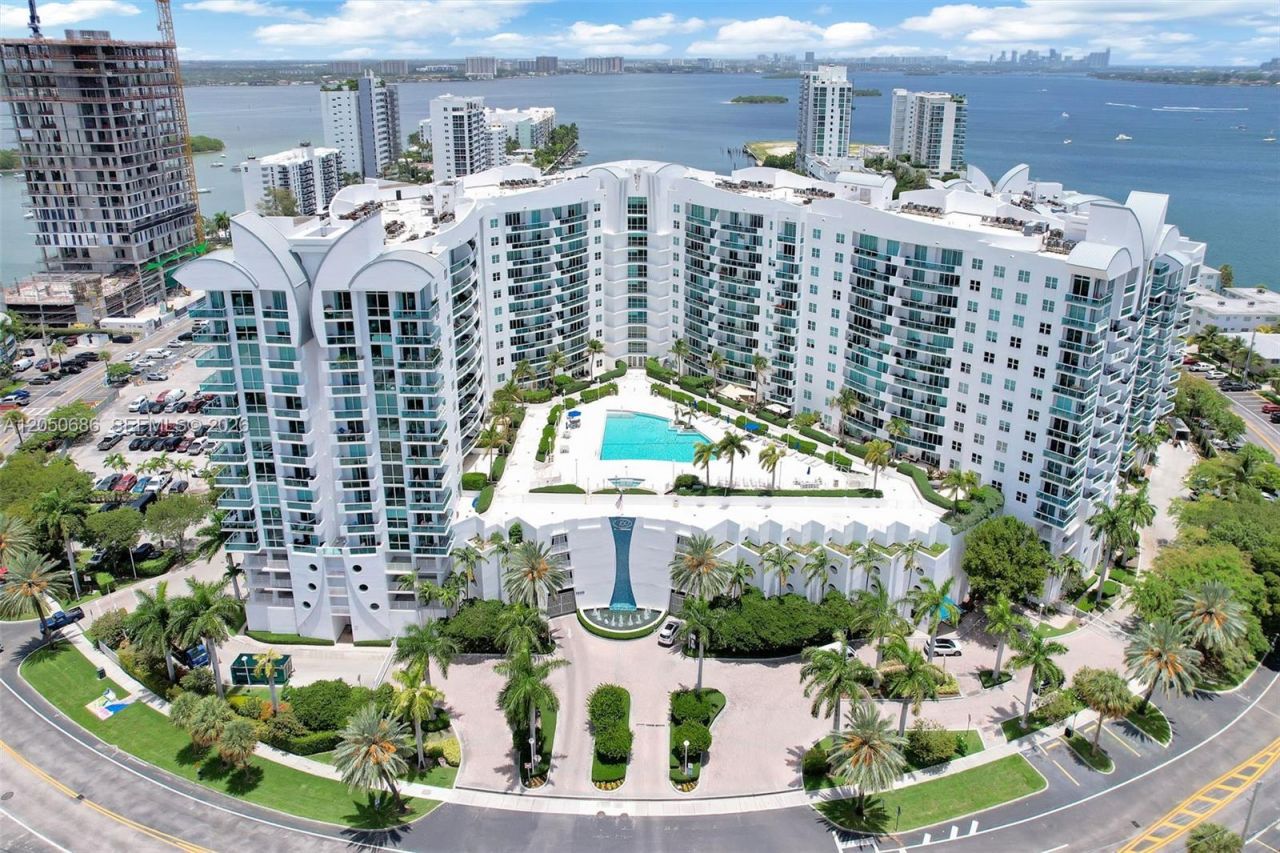 7900 Harbor Island Dr , Unit 610, North Bay Village, FL 33141 Photo