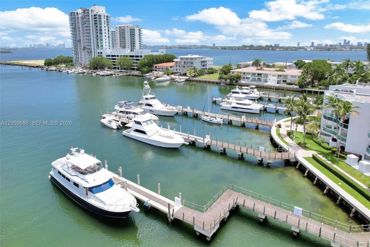 7900 Harbor Island Dr , Unit 610, North Bay Village, FL 33141 Photo