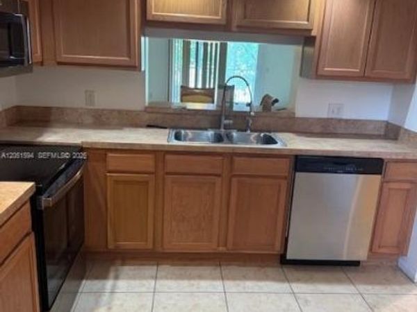 100 SW 130th Ter , Unit 308C, Pembroke Pines, FL 33027