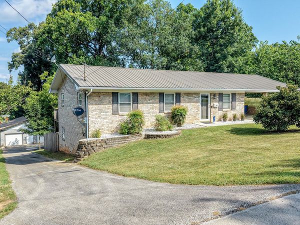 2919 W Woodbine Drive, Maryville, TN 37803