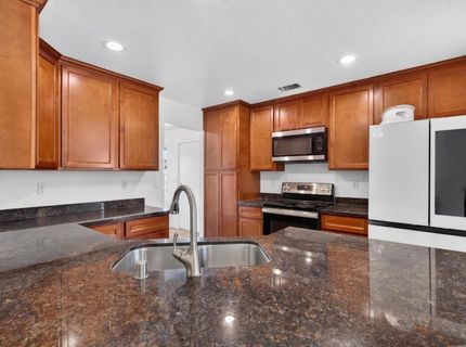 911 Toro Ln, Lathrop, CA 95330 Photo