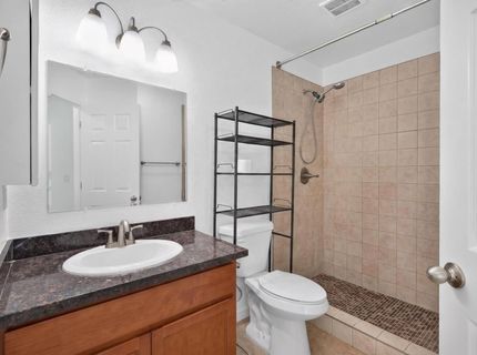 911 Toro Ln, Lathrop, CA 95330 Photo