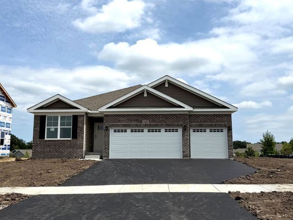 1200 Tiger Lily Drive , Bartlett, IL 60103