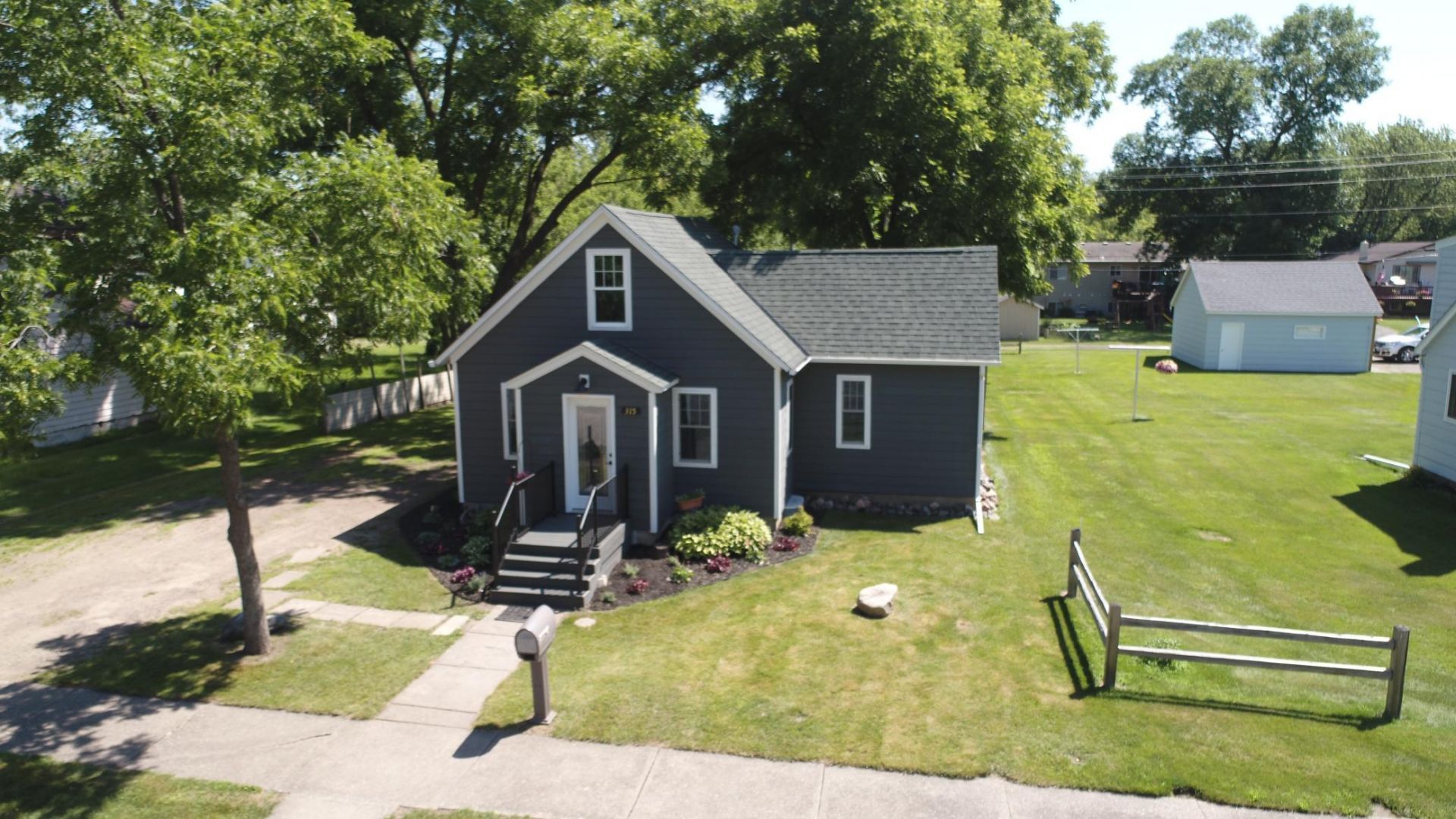 315 4th Avenue SE, Milaca, MN 56353