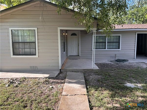 932 Anderson , Seguin, TX 78155