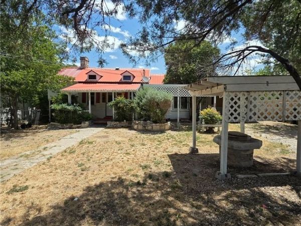 505 1/2 S Main Street , Lampasas, TX 76550