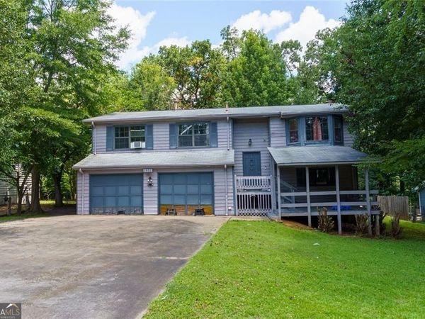 2822 WoodHollow Lane, Jonesboro, GA 30236