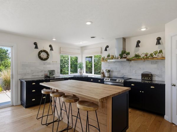 6124 S Sea Breeze Way, Boise, ID 83709
