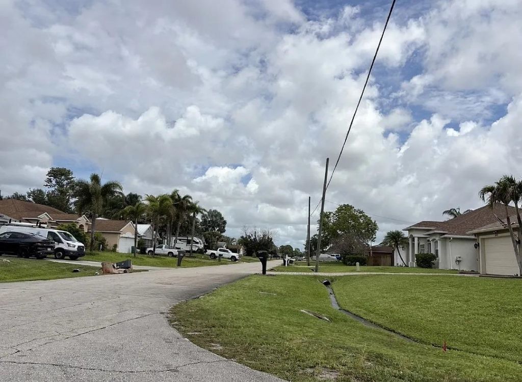 2517 SW Cooper Lane , Other Florida, FL 34984 Photo