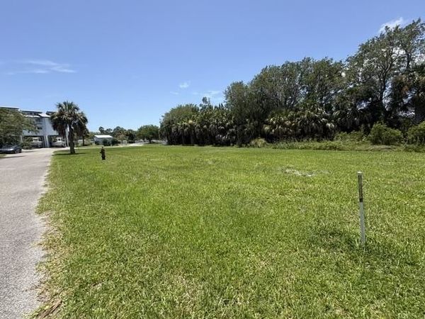 XX Harbour Point Drive, Crawfordville, FL 32327