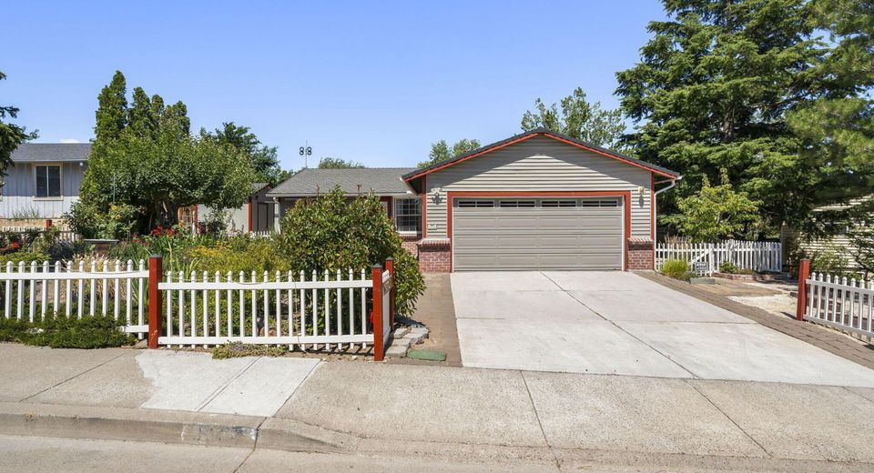 3907 Buckingham Square, Reno, NV 89503 Photo