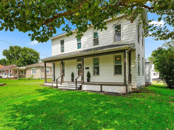 712 S MAIN Street, Abingdon, IL 61410