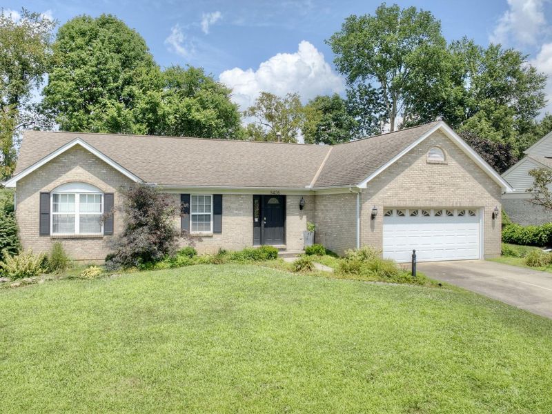 8436 Woodcreek Drive, Florence, KY 41042 Photo 1
