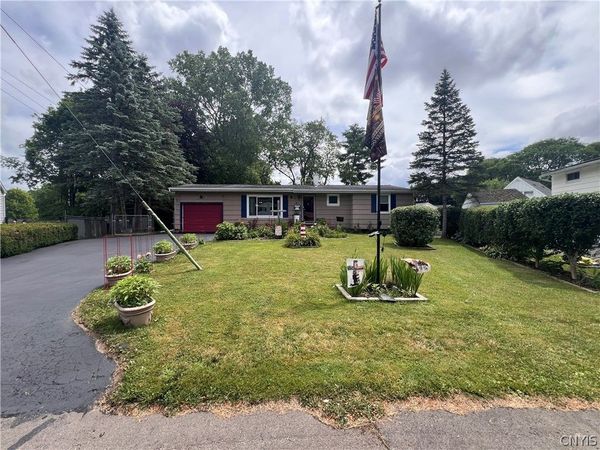4 Apple Tree Lane, Liverpool, NY 13090
