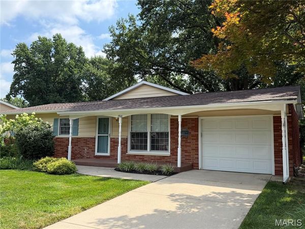 1900 Stanford Place , Edwardsville, IL 62025