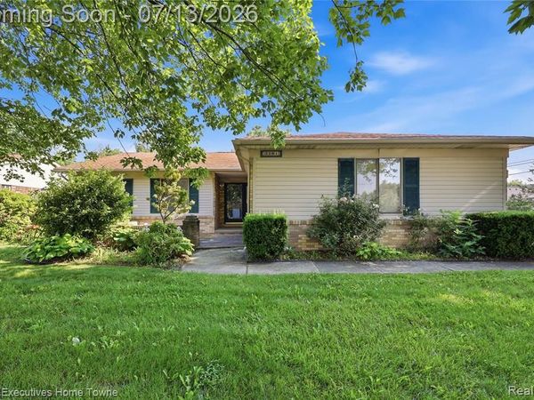 5281 Shruboak Drive, Sterling Heights, MI 48310
