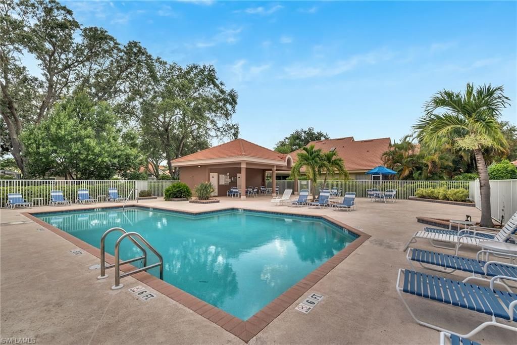 181 Napa Ridge Rd E, Unit 35, Naples, FL 34119 Photo