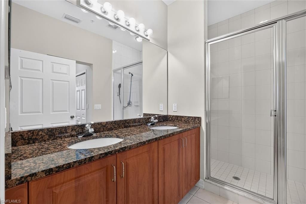 8521 Oakshade Cir , Unit 422, Fort Myers, FL 33919 Photo