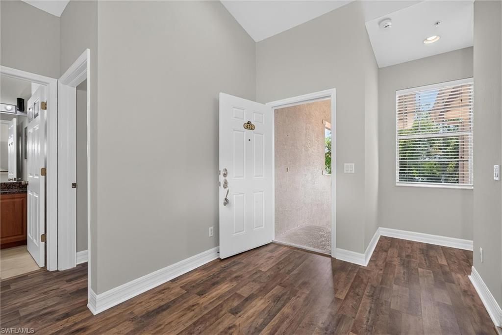 8521 Oakshade Cir , Unit 422, Fort Myers, FL 33919 Photo