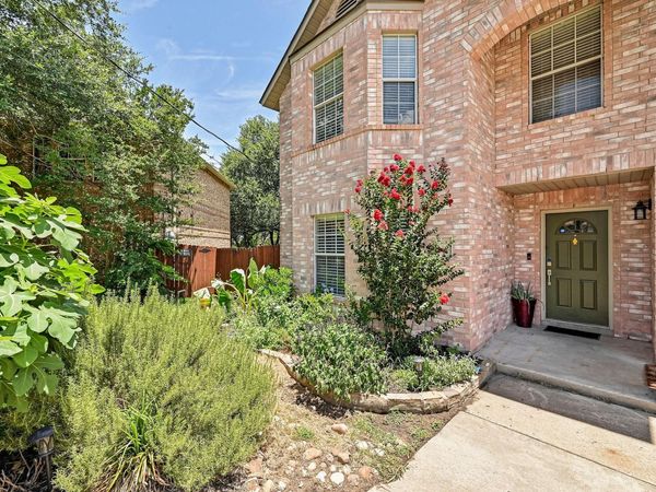 104 N Sumac LN, Georgetown, TX 78633