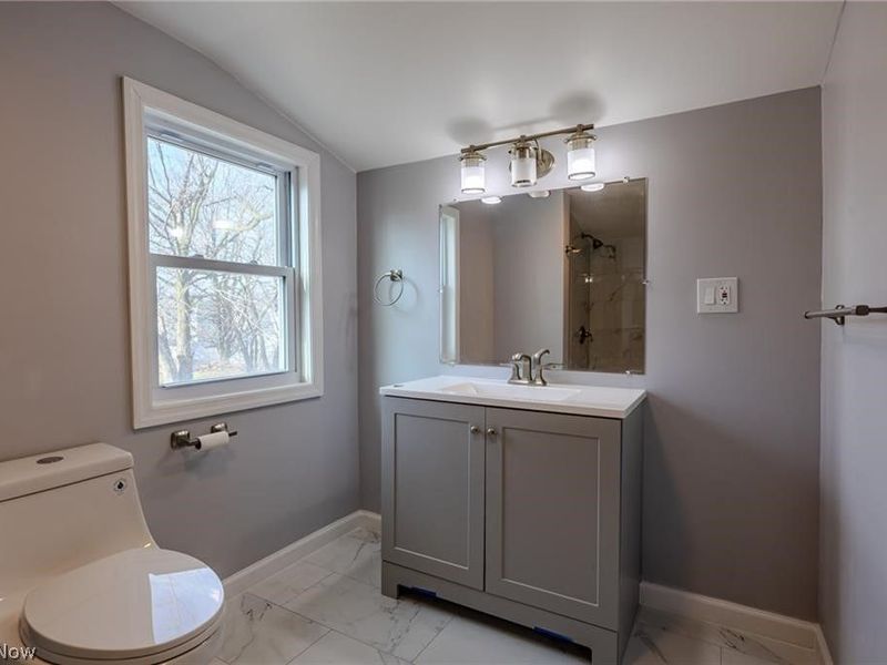 34469 Roberts Road, Eastlake, OH 44095 Photo 12