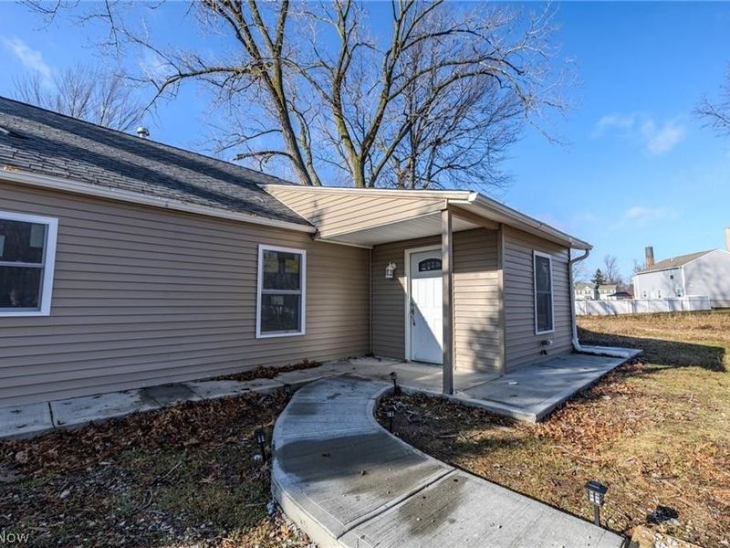 34469 Roberts Road, Eastlake, OH 44095 Photo 2