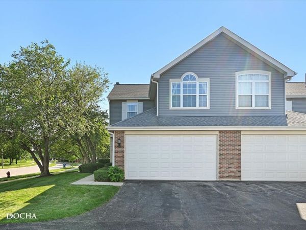39 S Oakhurst Drive, Aurora, IL 60504