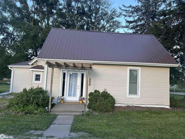 504 W Central, Winfield, IA 52659