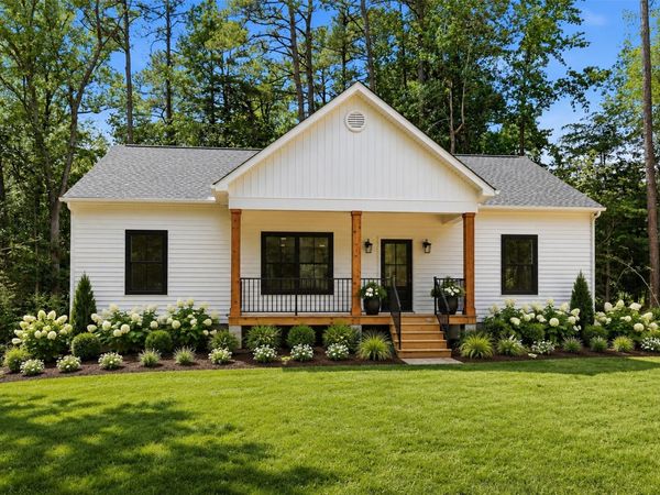 42 Stampers Bay Road , Hartfield, VA 23071