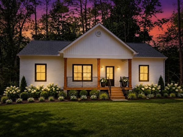 42 Stampers Bay Road, Hartfield, VA 23071