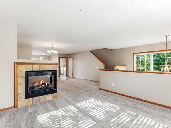 880 Ledgestone Drive, Mahtomedi, MN 55115