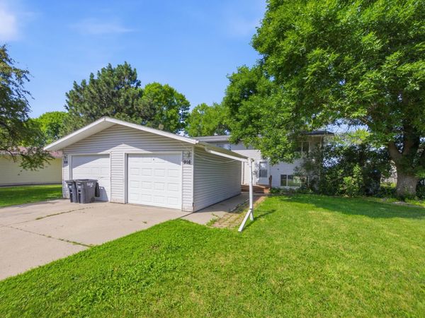 914-916 32nd Street N, Fargo, ND 58102