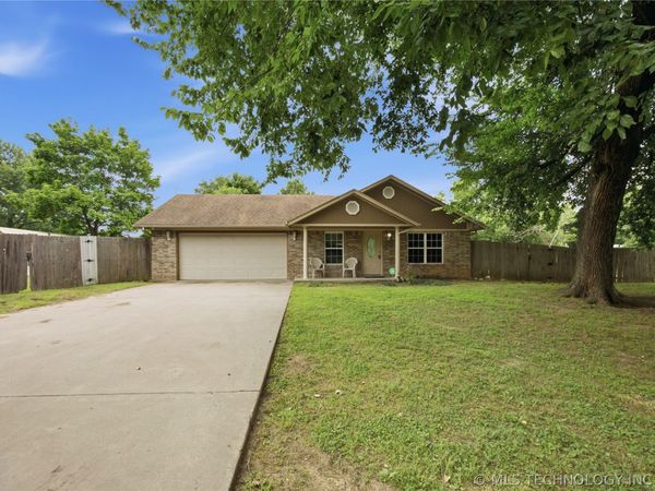 108 W Division Street , Oktaha, OK 74450