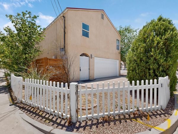 938 11th Street NW, Albuquerque, NM 87102
