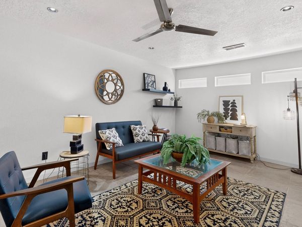 938 11th Street NW, Albuquerque, NM 87102