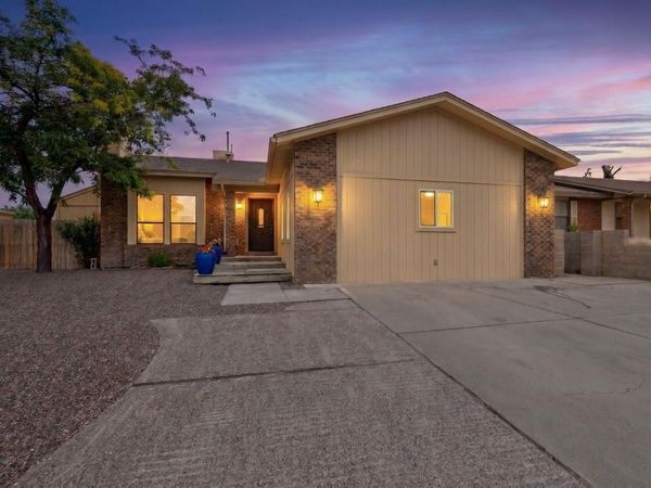 6909 Quarterhorse Lane NW, Albuquerque, NM 87120