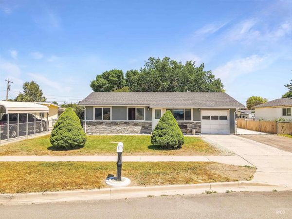 2631 Park Ave, Burley, ID 83318