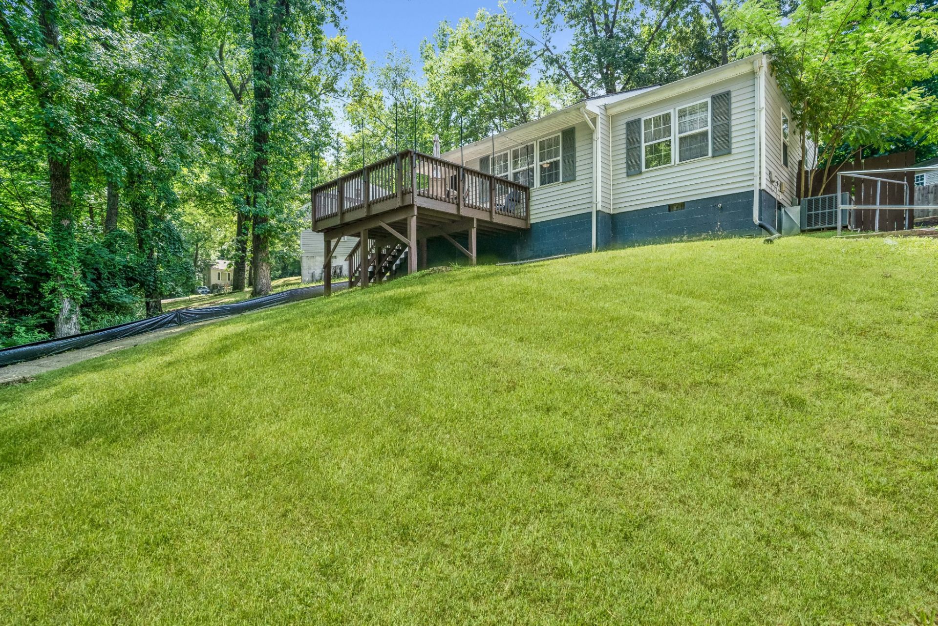 714 Woodlawn Dr, Clarksville, TN 37040 Main Photo