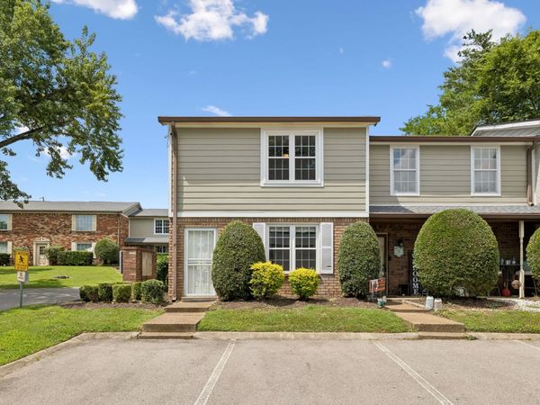 955 Coarsey Dr, Nashville, TN 37217