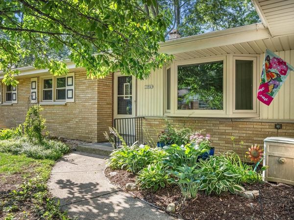 10849 W Derby AVENUE, Wauwatosa, WI 53225