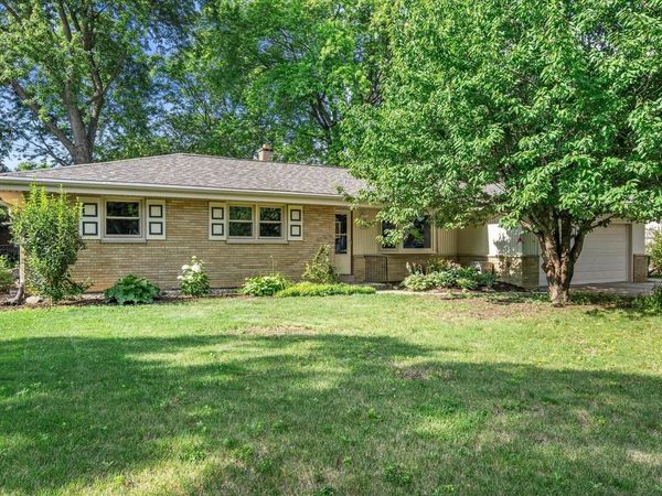 10849 W Derby AVENUE, Wauwatosa, WI 53225