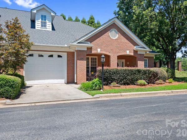 215 Knops Nob Road, Mooresville, NC 28115